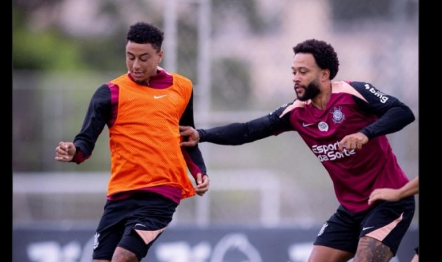 乐鱼网页版-重聚！曼联球迷号社媒晒德佩、林加德在科林蒂安训练照片