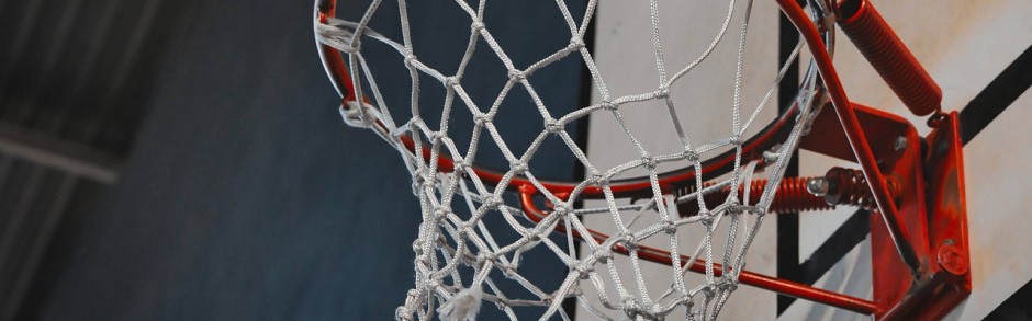 关键中投被帽+绝平球权失误！布朗14罚27分成罪人 末节3中0隐身