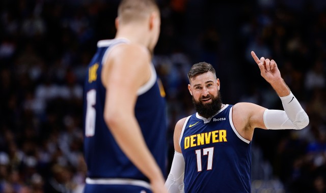 乐鱼官方-张佳玮：武切维奇被约基奇&amp;瓦兰上课 绿军可能真得等塔图姆出来了