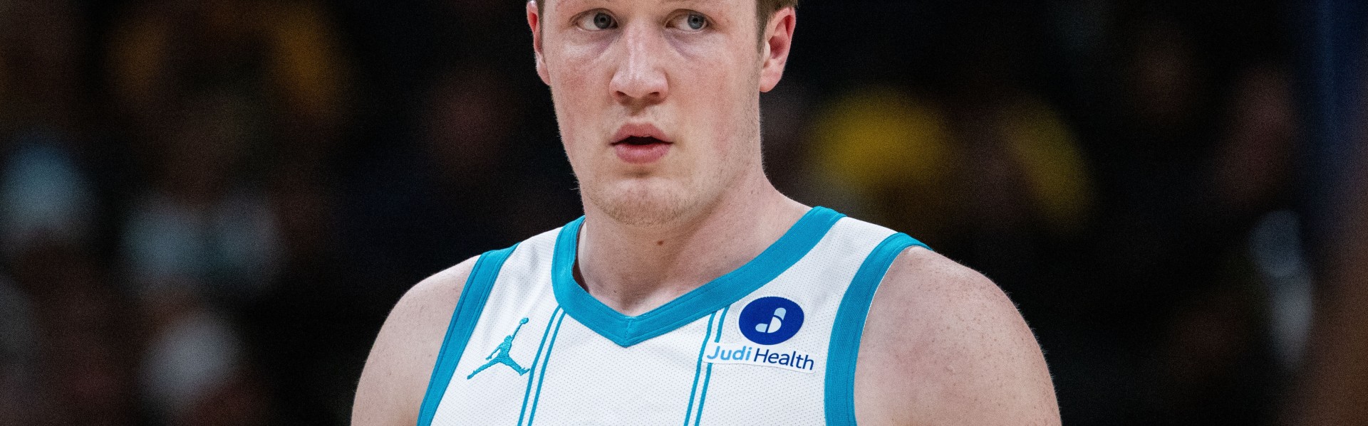 乐鱼官方-看下半场咋样！4号秀克尼佩尔半场6中2&amp;三分4中2拿到9分3板