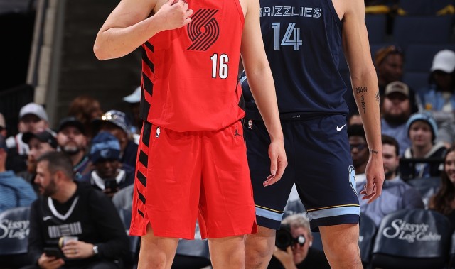 杨瀚森抹过伊迪暴扣！媒体人：连日奔波确实很疲惫 苦真没白吃