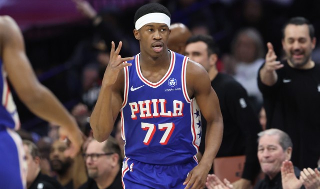 乐鱼网页版-豪气胆边生！埃奇库姆关键中投&amp;砍18分12板2帽 篮板生涯新高