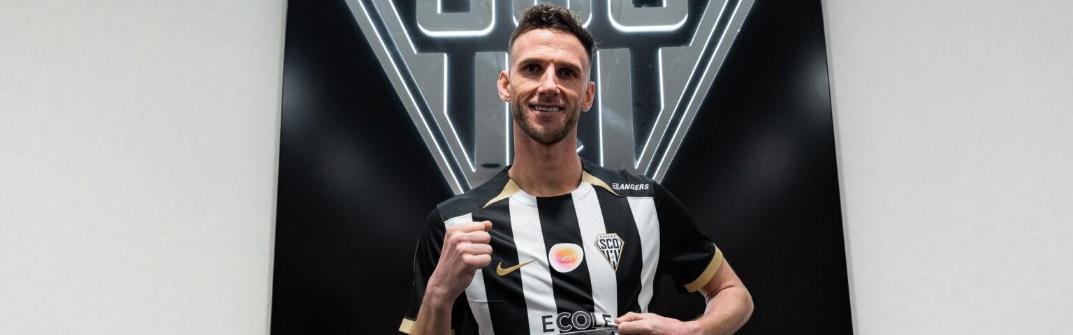 乐鱼网官网-官方：昂热租借阿贾克斯中场范登博门至本赛季结束